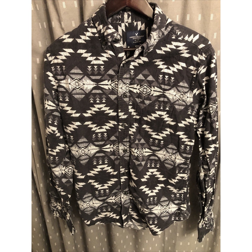 American Eagle Outfitters Button Down LS Aztec/Navajo Geometric Shirt Men Small